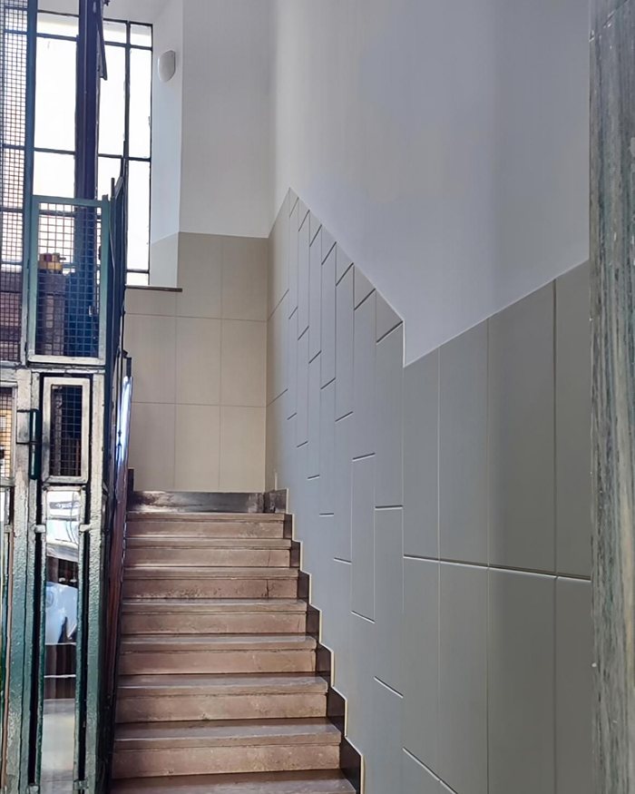 Dopo l'intervento - vano scala condominiale, Piazzale Loreto, Milano